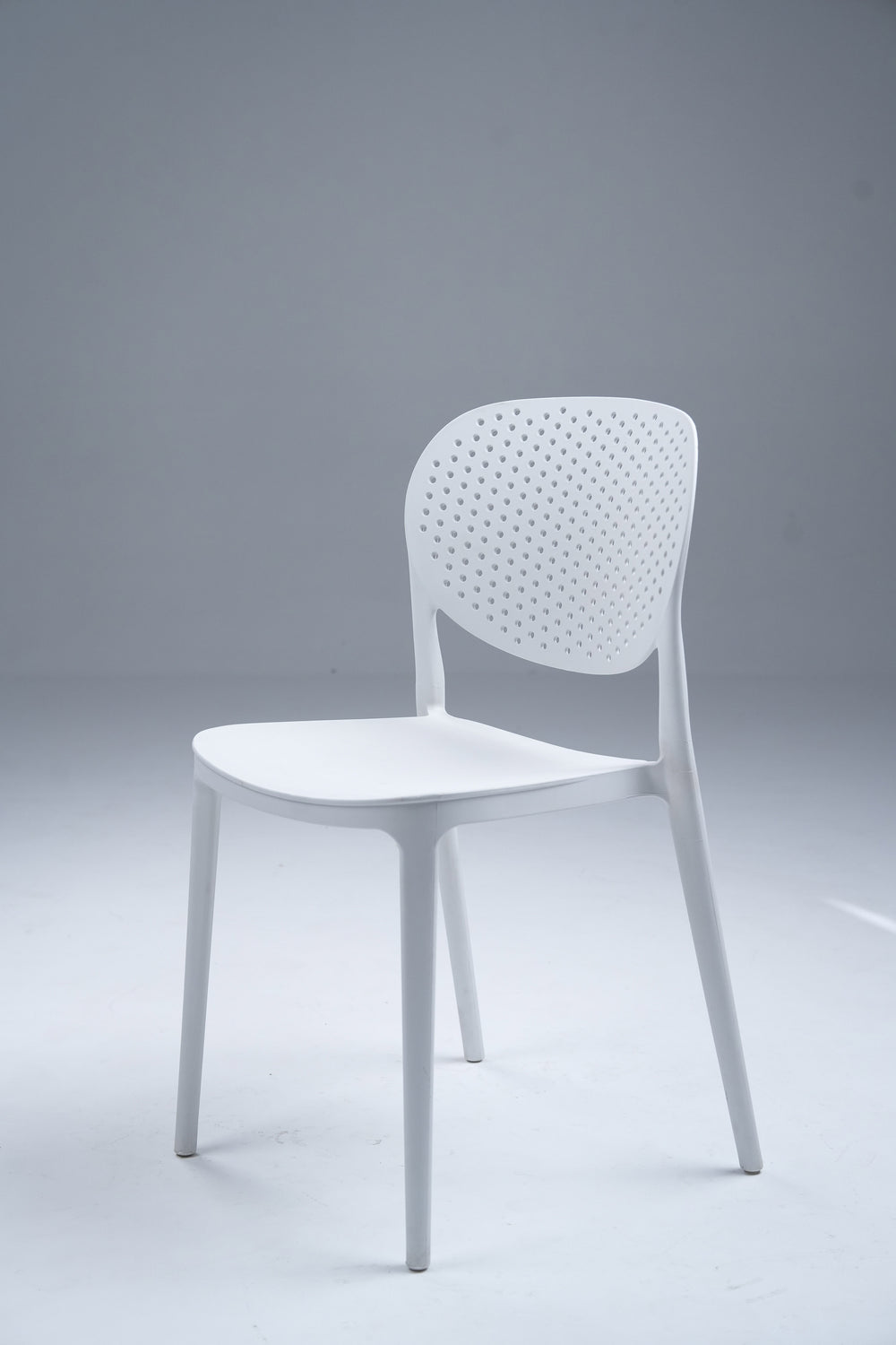 Café Curve Chair – Streamlined Comfort in Living Color - White