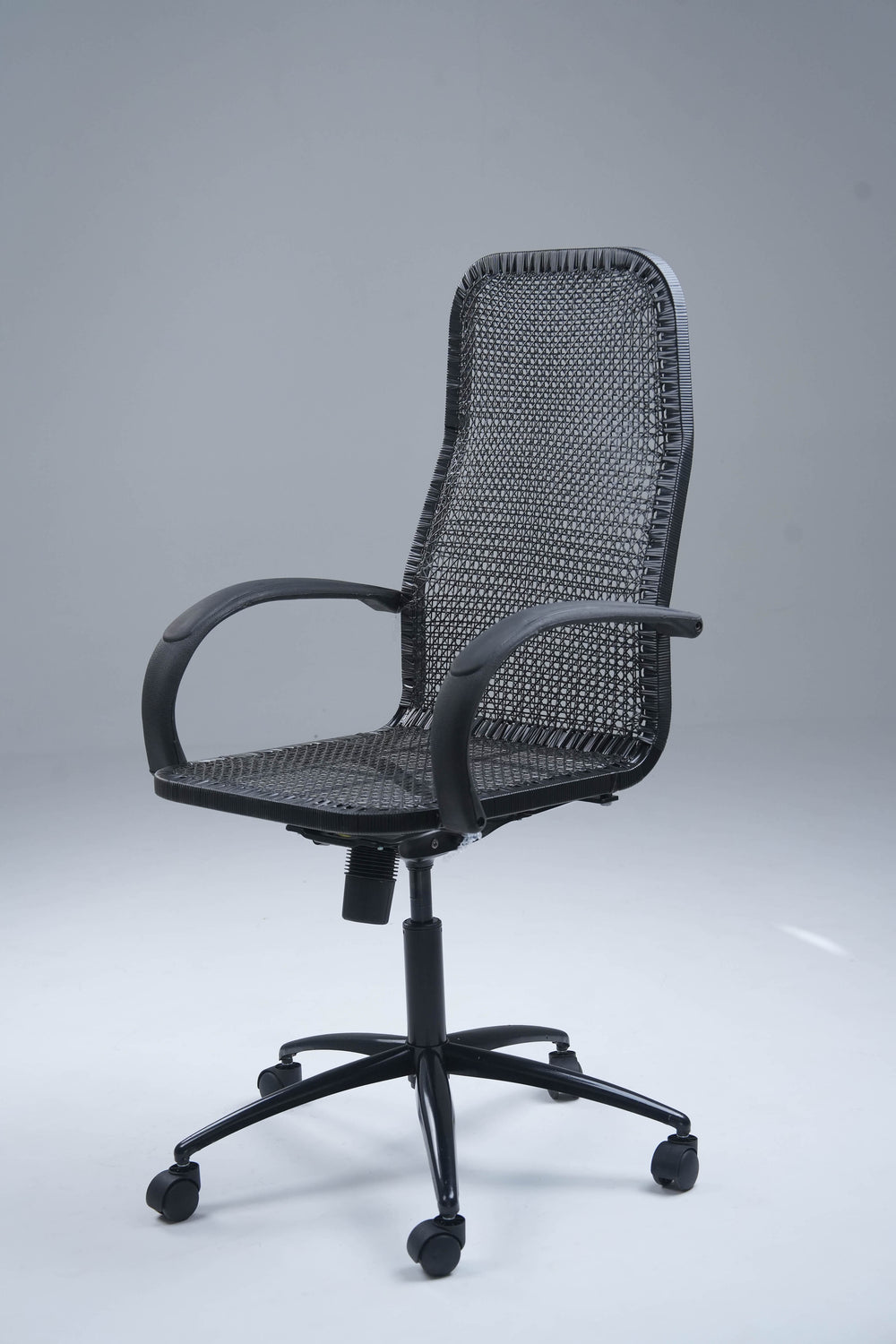 Grace High-Back Rolling Chair – Breezy Comfort in Motion